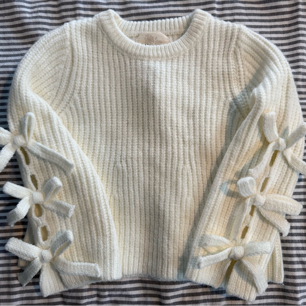 (NWT) White Sweater with Bow Details by Vignette